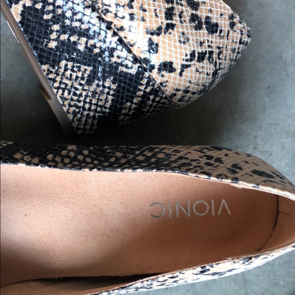 Vionic Elevated Antonio Natural Snake Pump Size 9 - image 3